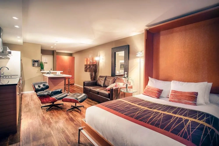 Suite with balcony