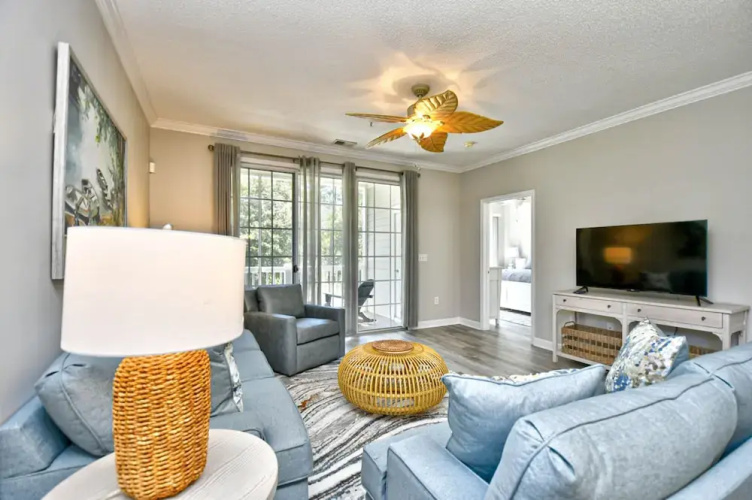 Stylish Comfy Resort Gem Balcony Pool Parking