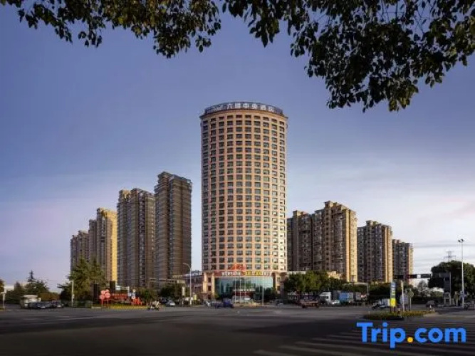 Liuwei Center Hotel