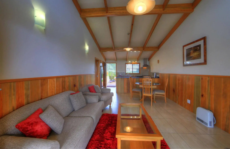 Endeavour Lodge