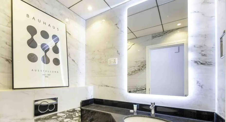 LUX The Icon Tower JLT Suite