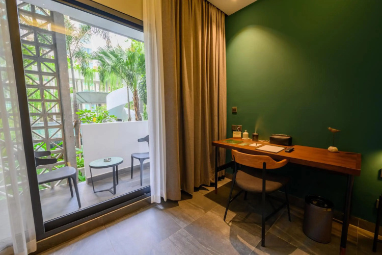 Baitong Hotel & Resort