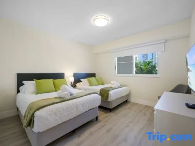 2 Bedrooms Apartment