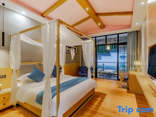 Standard Double room with mountain view