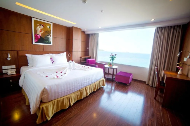 Truong HotelOver view