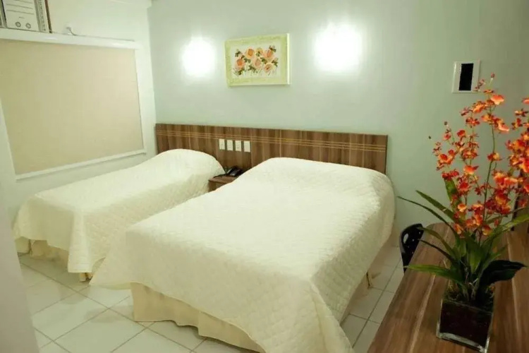 Serras Hotel