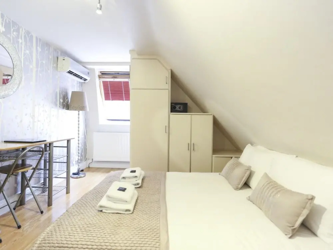 Aviva Guest House
