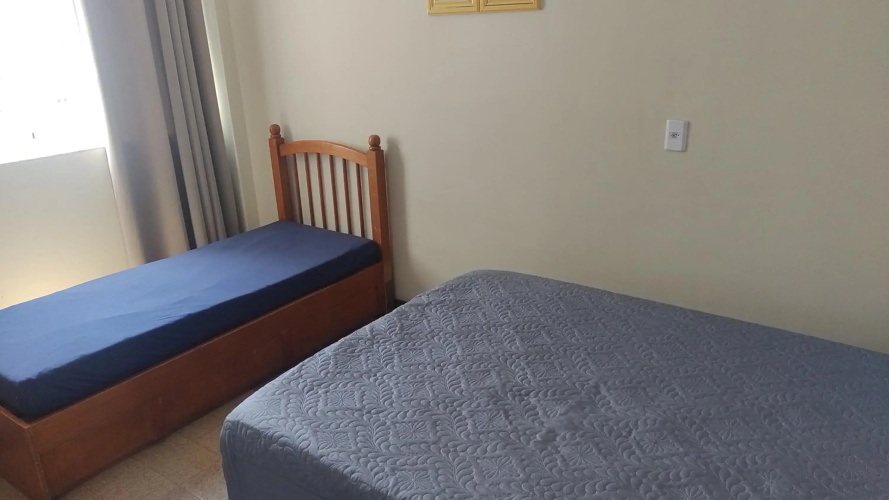 Apartamento vista para o mar, com suíte, elevadores e garagem