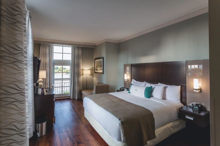 Double room with balcony and with river view