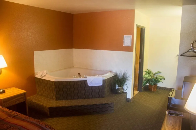 Cottonwood Inn