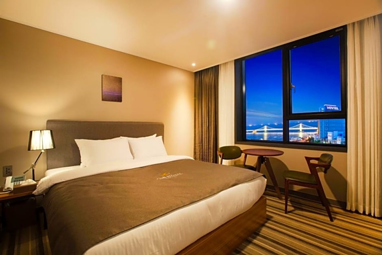 Deluxe Twin room with view