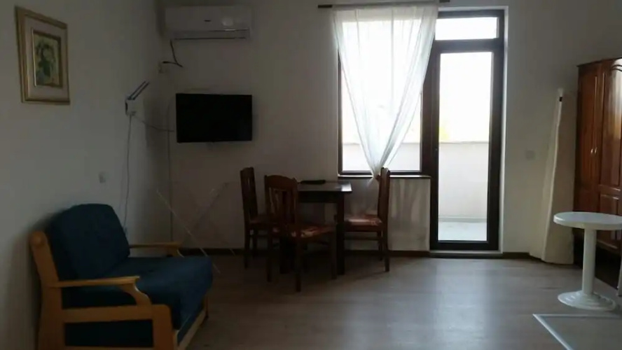 Immaculate Studio Apartment in Aleksandrovo