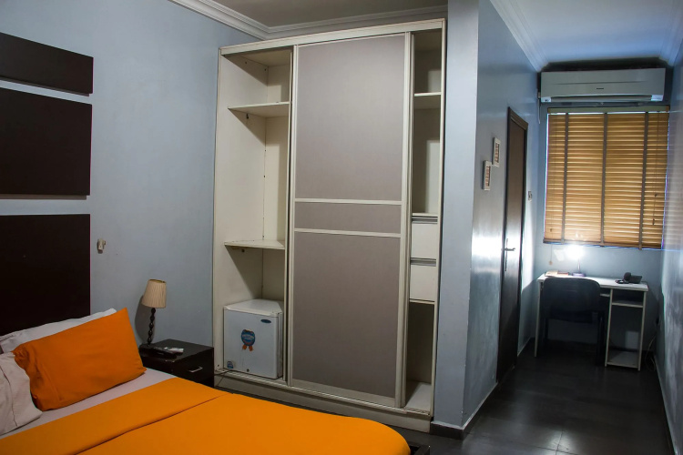 Precinct Comfort Services, Ikoyi