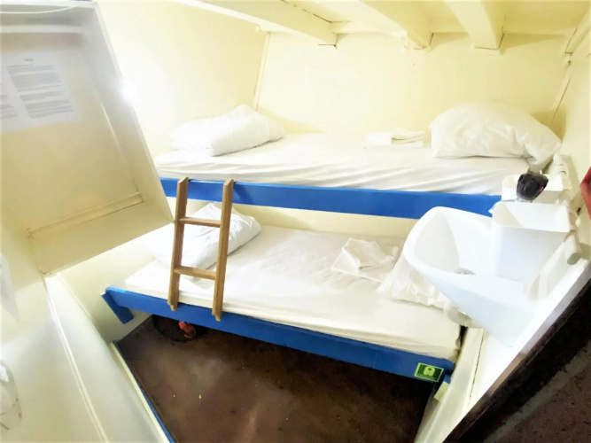 Rhythm Floating Hostel - Zadar