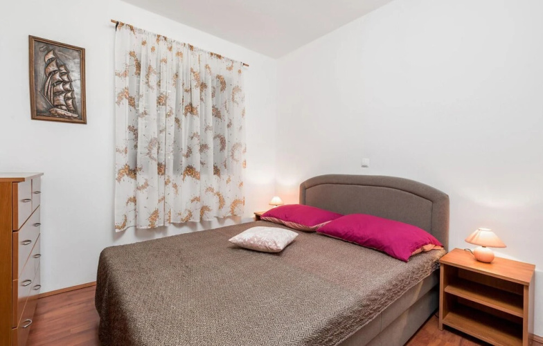 Awesome Home in Starigrad With Wifi and 2 Bedrooms