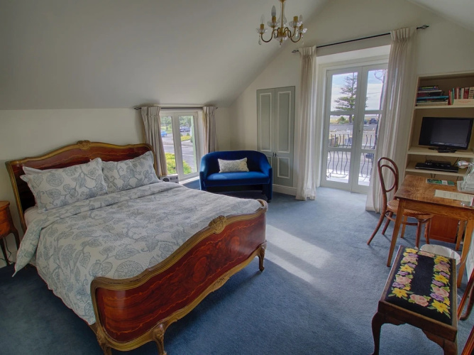 Le Petit Hotel
