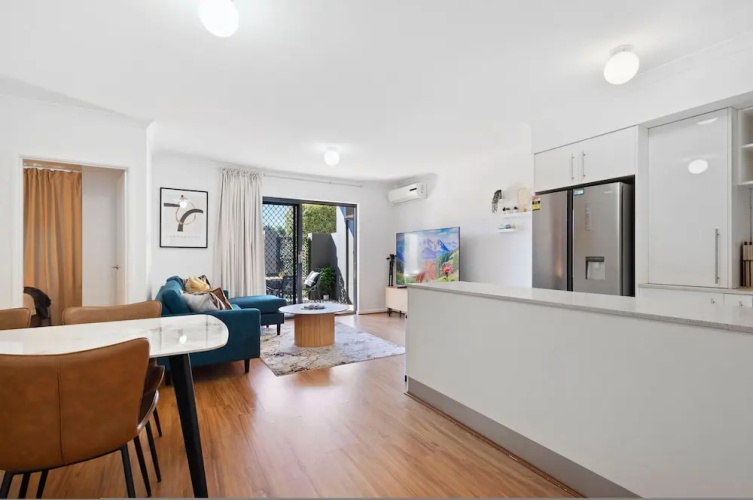 Perfect Location 2BR 1bth - Beckenham