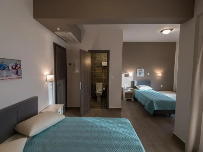Standard Triple room with sea view