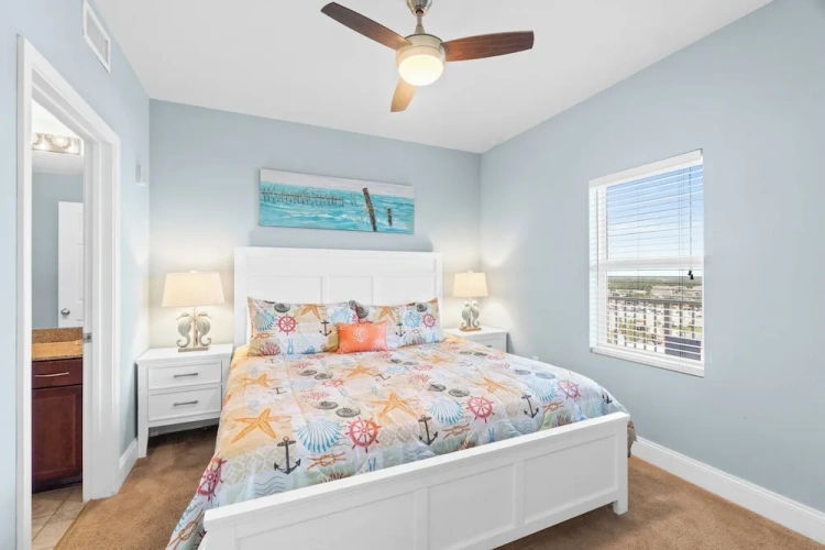 1 Bedroom Standard room with balcony and with lake view