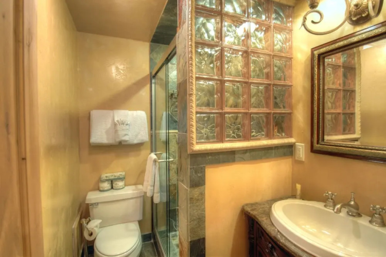127 Ridgepoint 3 Bedroom Townhouse by RedAwning