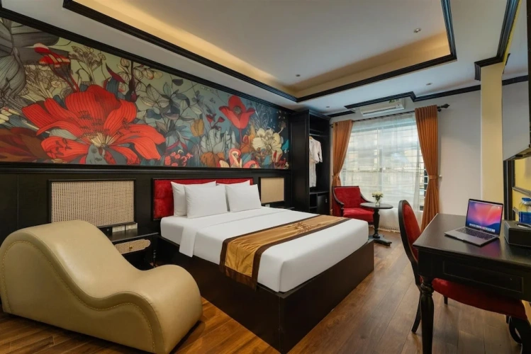 Deluxe Double room with city view