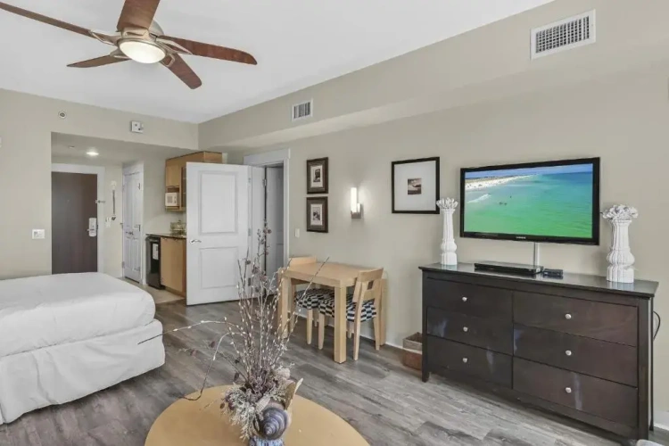2 Bedrooms Apartment