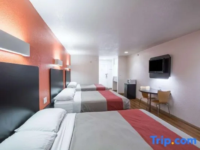 Standard Sextuple room