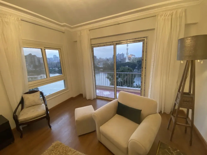 Nile View Apartment - Sleeps 4 & Balcony