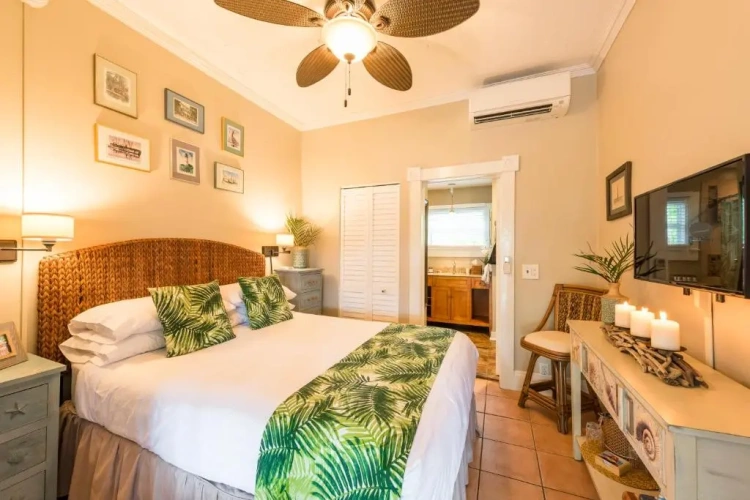 Standard Double room with pool view