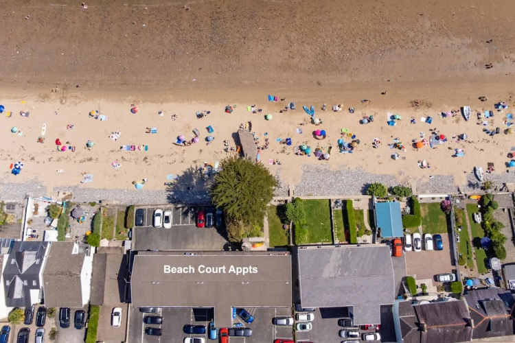 Life s a Beach - Direct Beach Access Sea Views