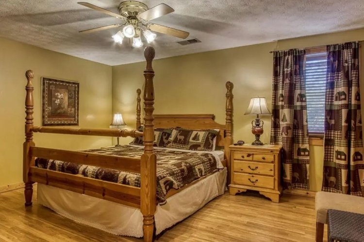 Riverside Mountain Retreat