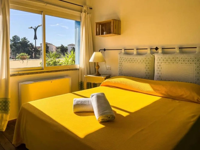 Standard Triple room with sea view