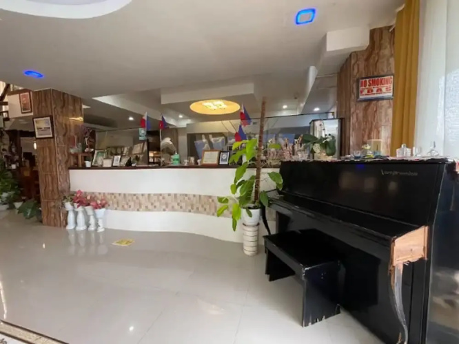 Pilot Hotel