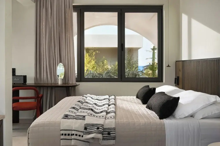 Dyo Beach Suites