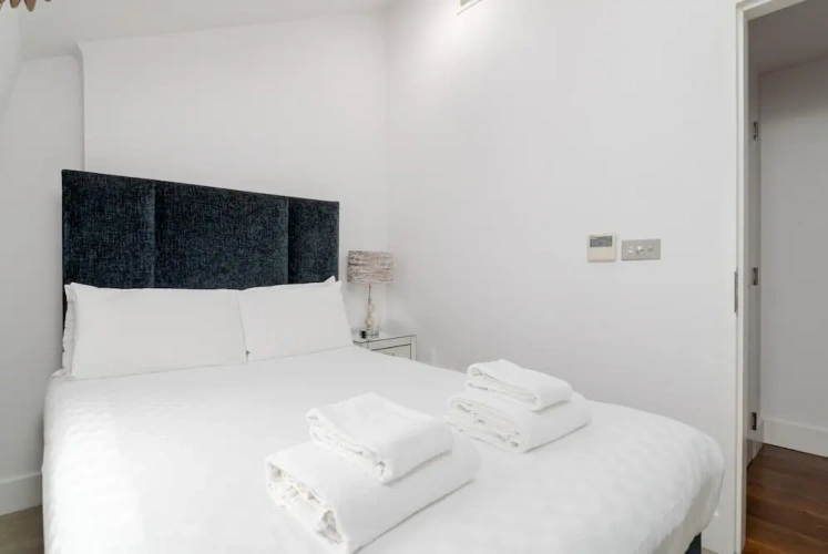 3 Bedrooms Apartment