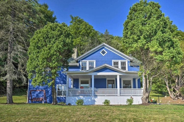 4 Bedrooms Cottage with balcony