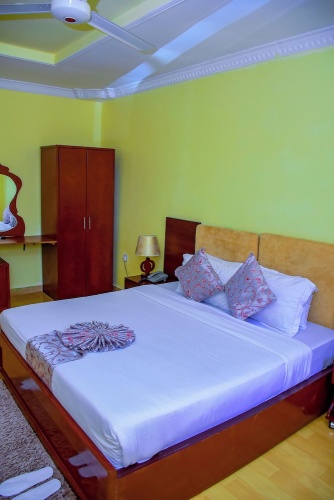 Executive Suite with balcony and with garden view