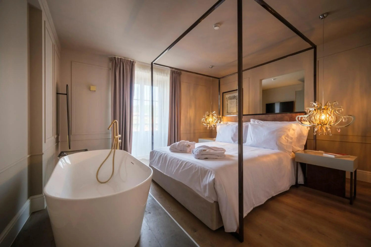 Azores Book Hotel