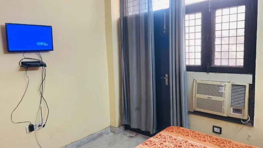 OYO 70147 Rp Residency