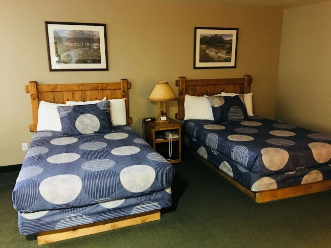 Boulder Creek Inn