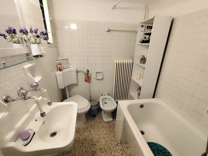Economy room