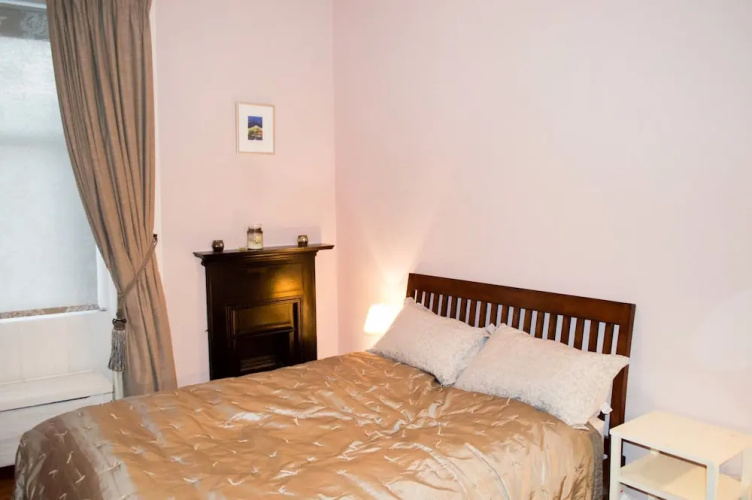 Spacious 1 Bedroom Flat Near Haymarket