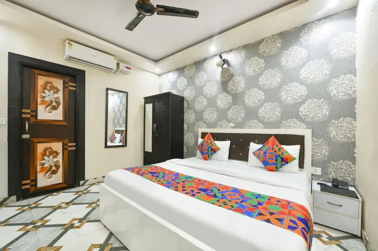 Fabhotel Royal Mountain