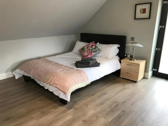 Lakeside Studio 1 Loft Apartment