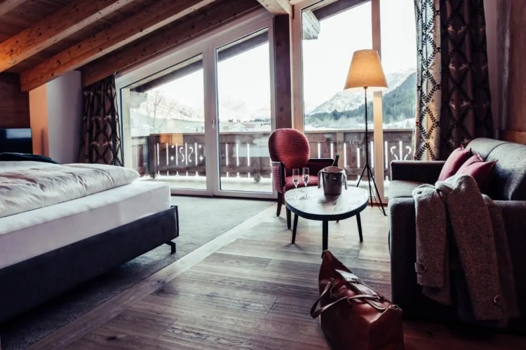 2 Bedrooms Deluxe Double Suite