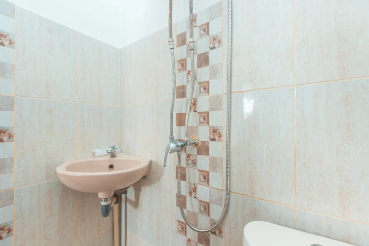 Oyo 2229 Dolfie Residence