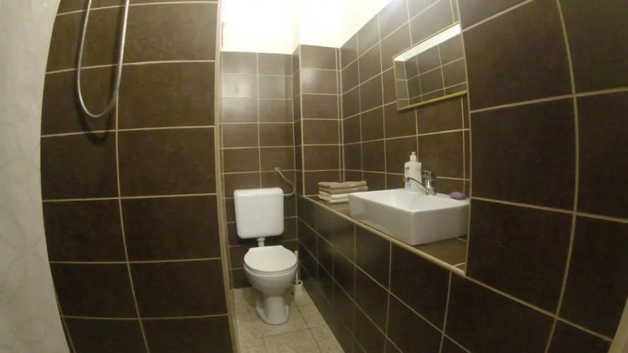 Astoria Center 8