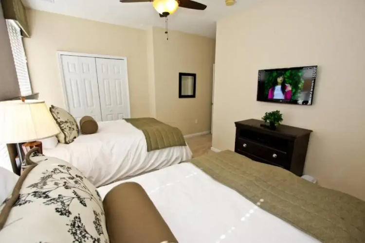4845 Vista Cay