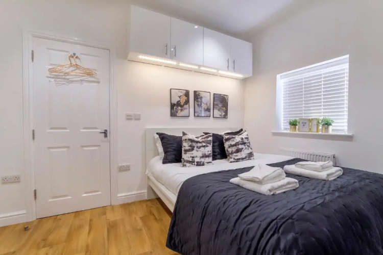 Henry Court Apartment 2