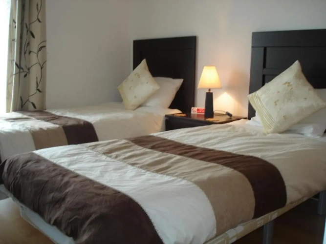 2 Bedrooms Apartment